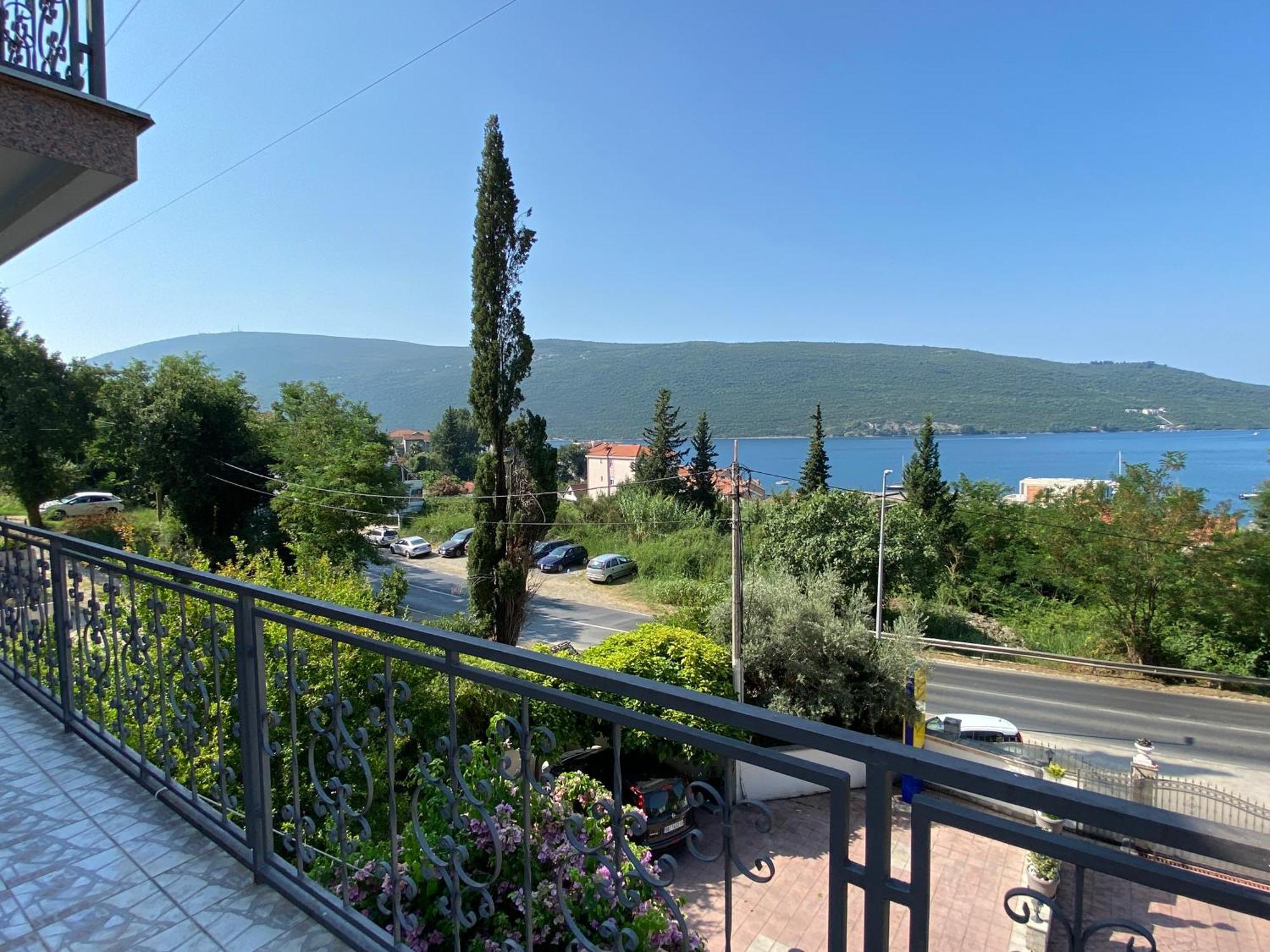 Vila Corovic Кумбор Екстер'єр фото